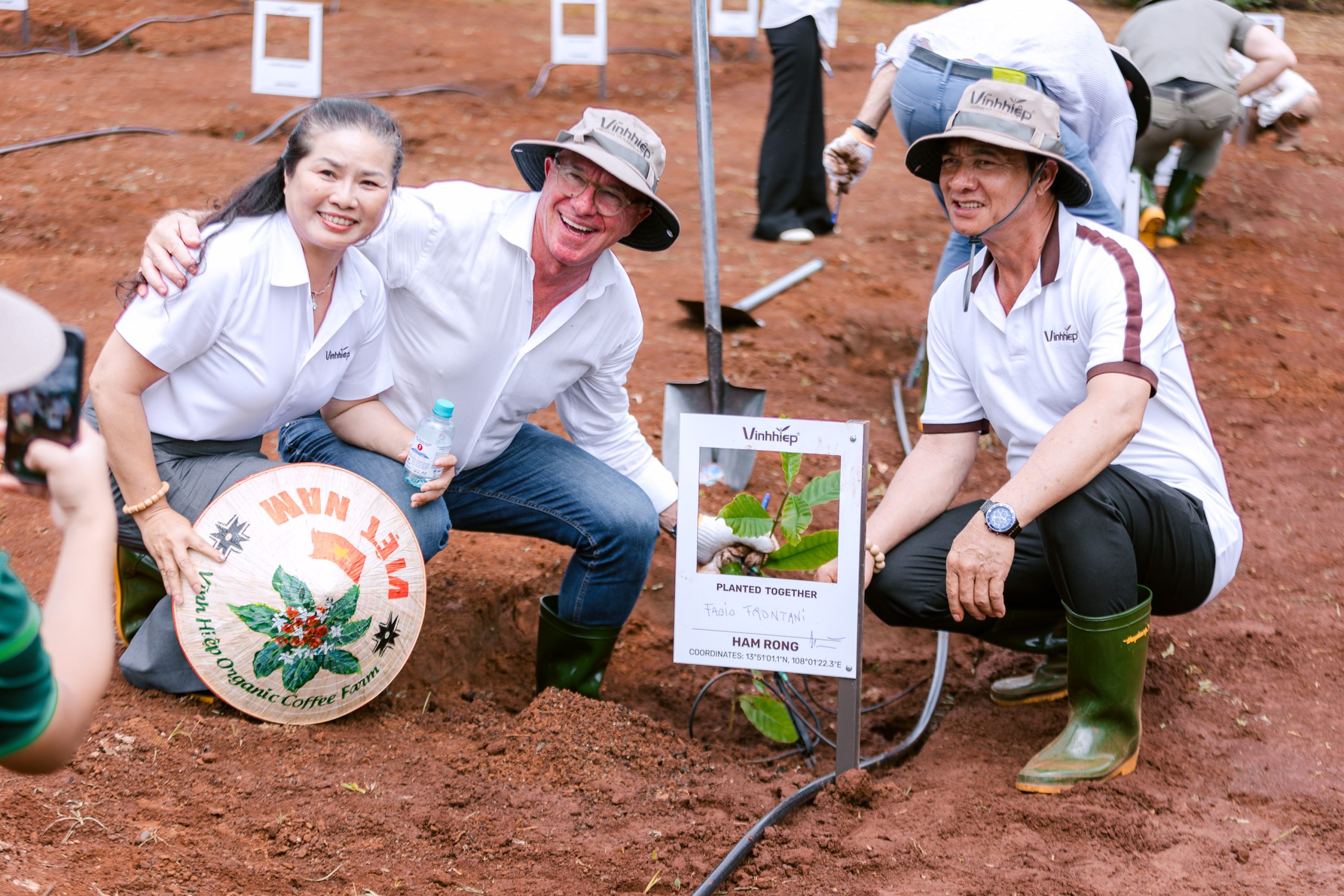 TỪ NƯỚC Ý ĐẾN ĐẠI NGÀN GIA LAI: CHUYẾN THĂM ĐẶC BIỆT CỦA CHỦ TỊCH LAVAZZA TẠI VĨNH HIỆP 9 TINO2480 scaled