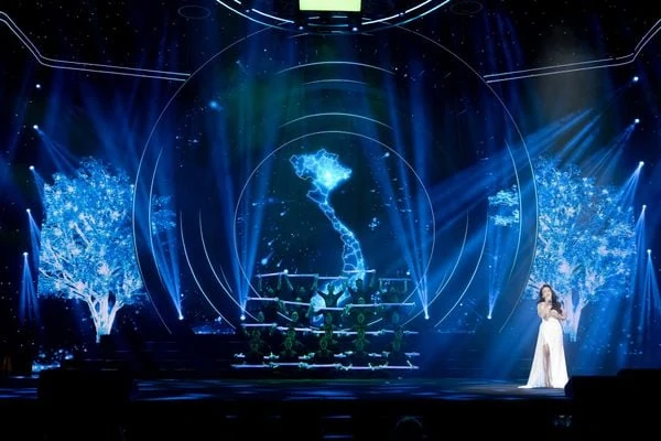 L’amant Café receives Vietnam Value 2024 national brand recognition 3 Stage performance at the Vietnam Value 2024 ceremony